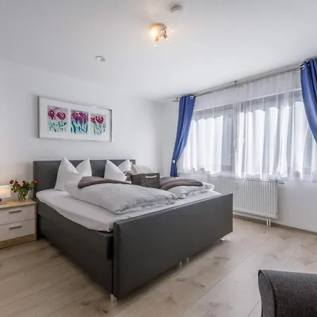 Vakantiehuis Am Sauna - Whirlpool - Kamin - Zaun - 20 Personen *