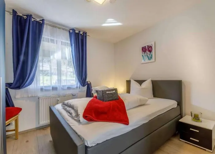 Am Sauna - Whirlpool - Kamin - Zaun - 20 Personen Ferienhaus